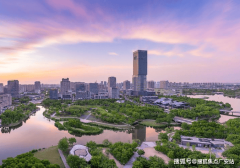 4）户口迁出所正在的市、县或者出居的；降低入